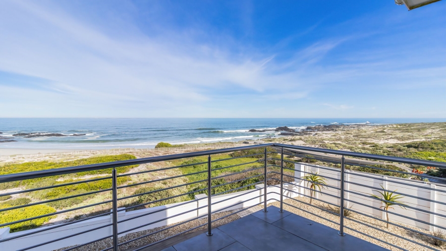 4 Bedroom Property for Sale in Pearl Bay Western Cape